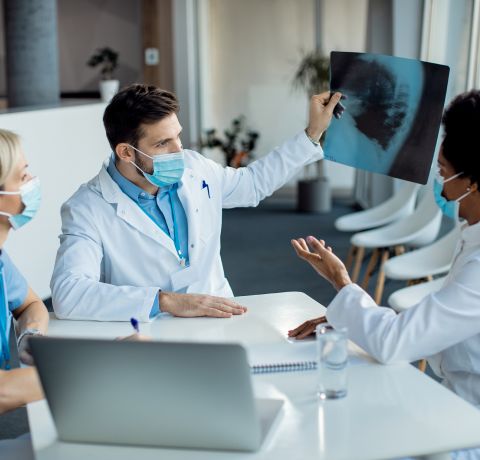 Clinica Urgent Care clinic on South Pulaski Road, Chicago
